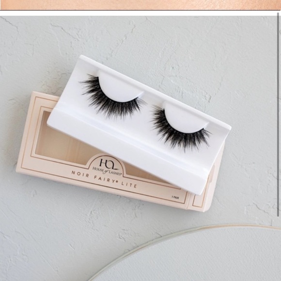 House of Lashes Noir Fairy Lite False Eyelashes - Black - Picture 1 of 3